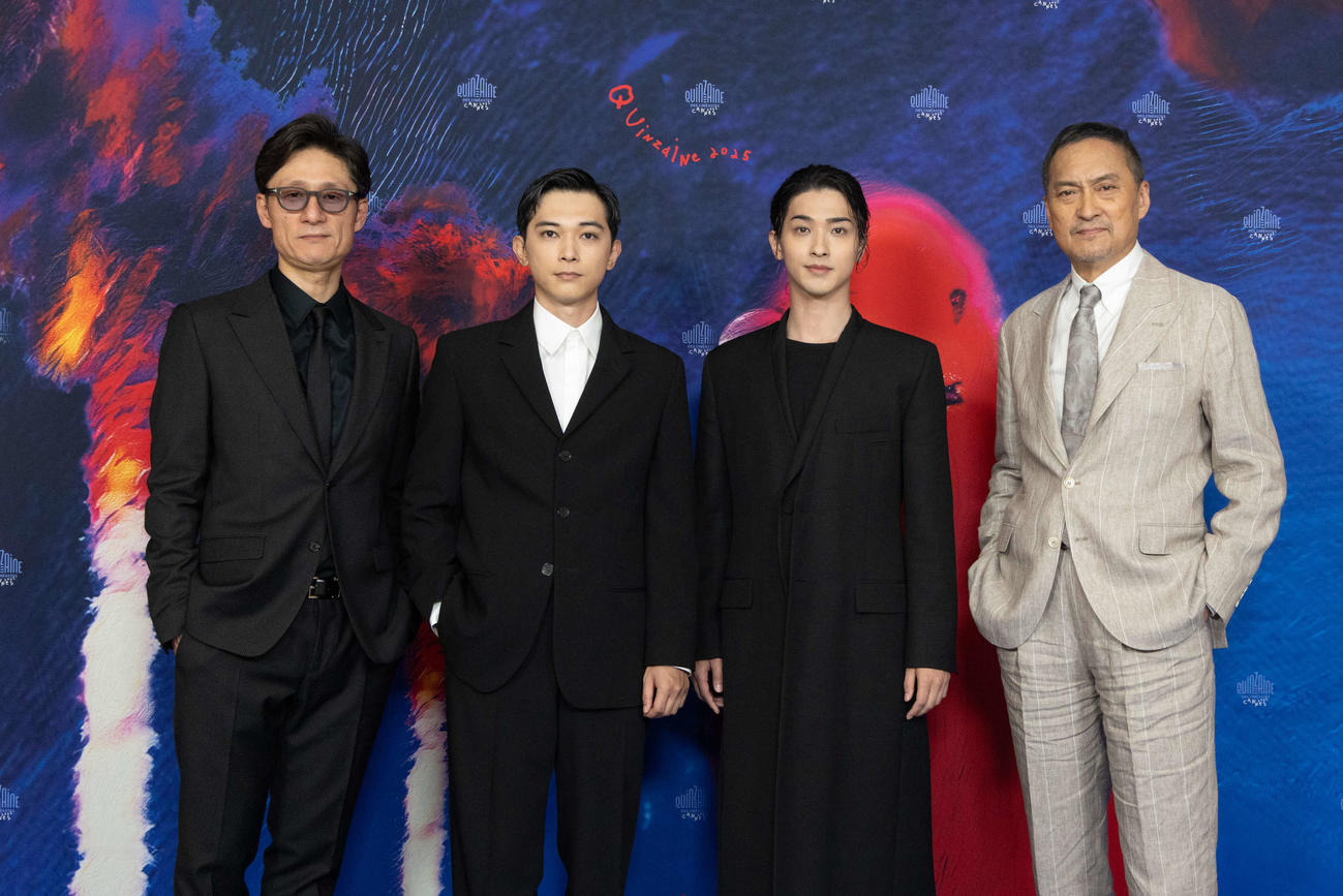 カンヌ映画祭監督週間に出品された「国宝」の公式上映に参加した、左から李相日監督、吉沢亮、横浜流星、渡辺謙（C）Kazuko Wakayama