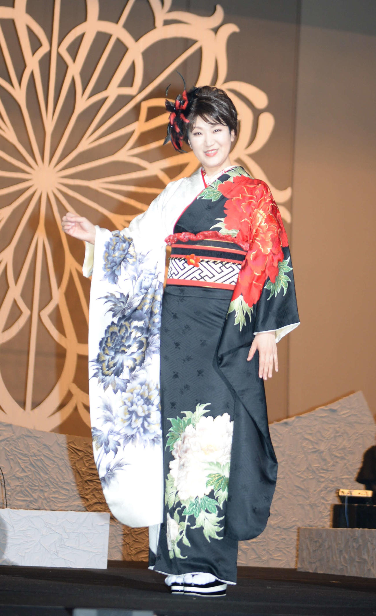 病気療養復帰後、初の単独コンサートを行った市川由紀乃