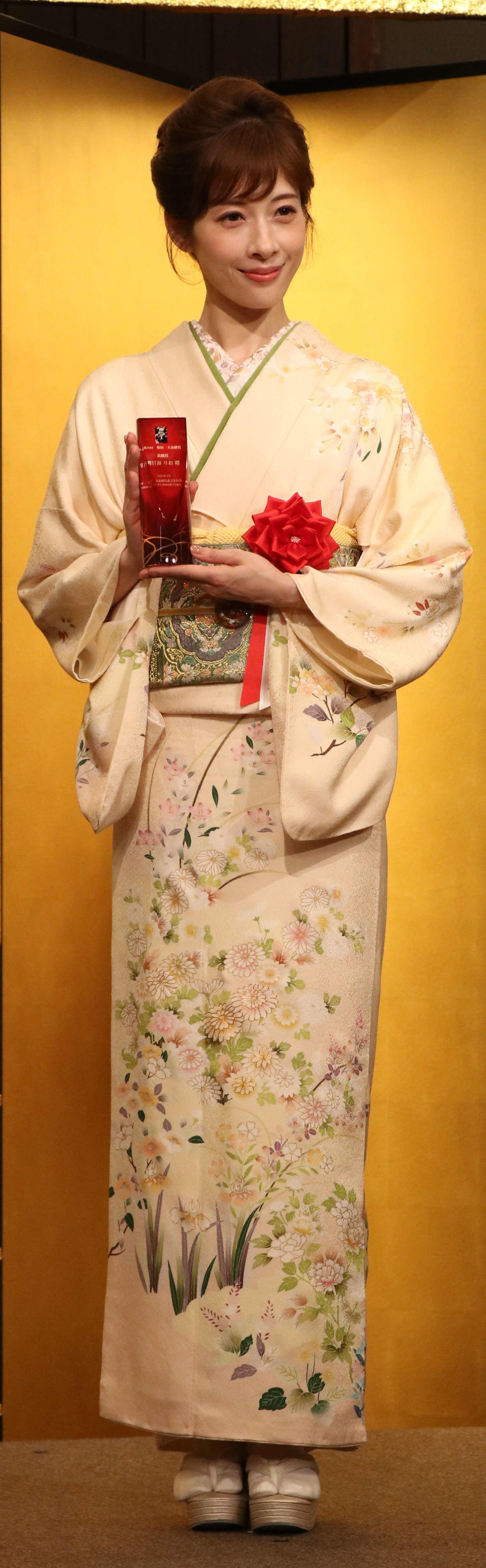 菊田一夫演劇賞を受賞した明日海りお（撮影・山本佳央）