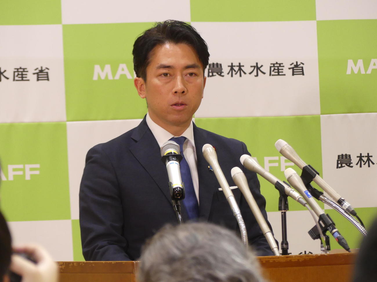 就任会見に臨む小泉進次郎農相（撮影・中山知子）