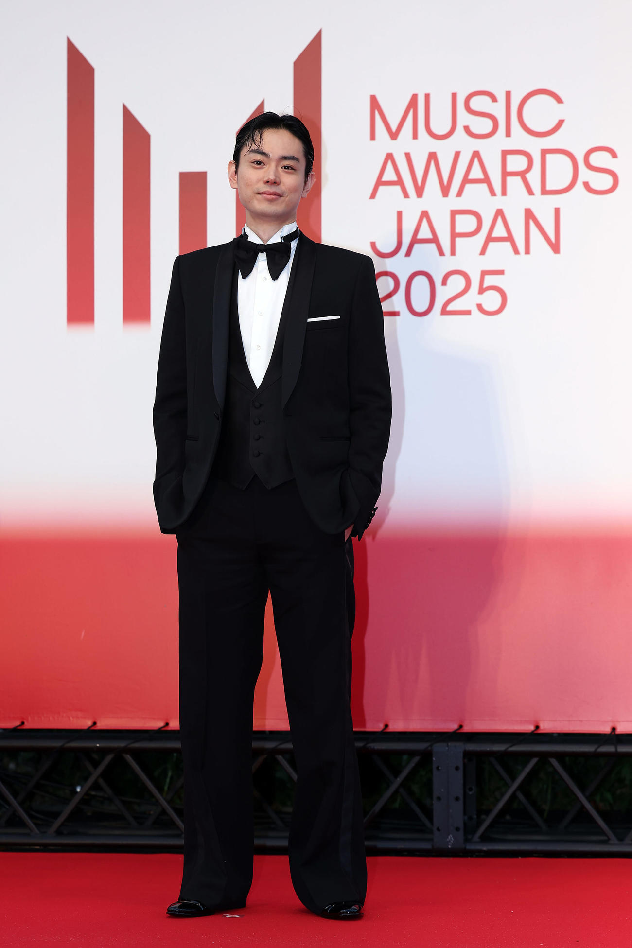 「MUSIC AWARDS JAPAN2025」のレッドカーペットに出席した菅田将暉（撮影・前田充）