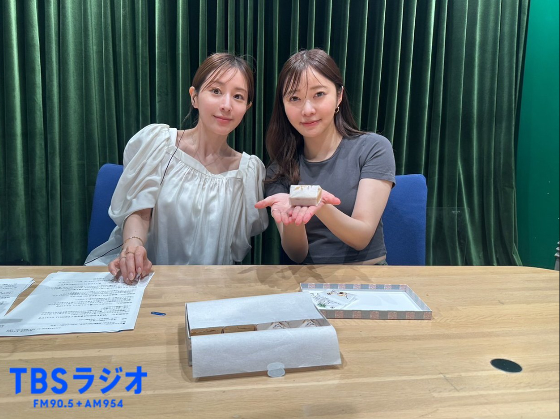 田中みな実と指原莉乃のツーショット（ガスワンプレゼンツ　田中みな実あったかタイムのXから）