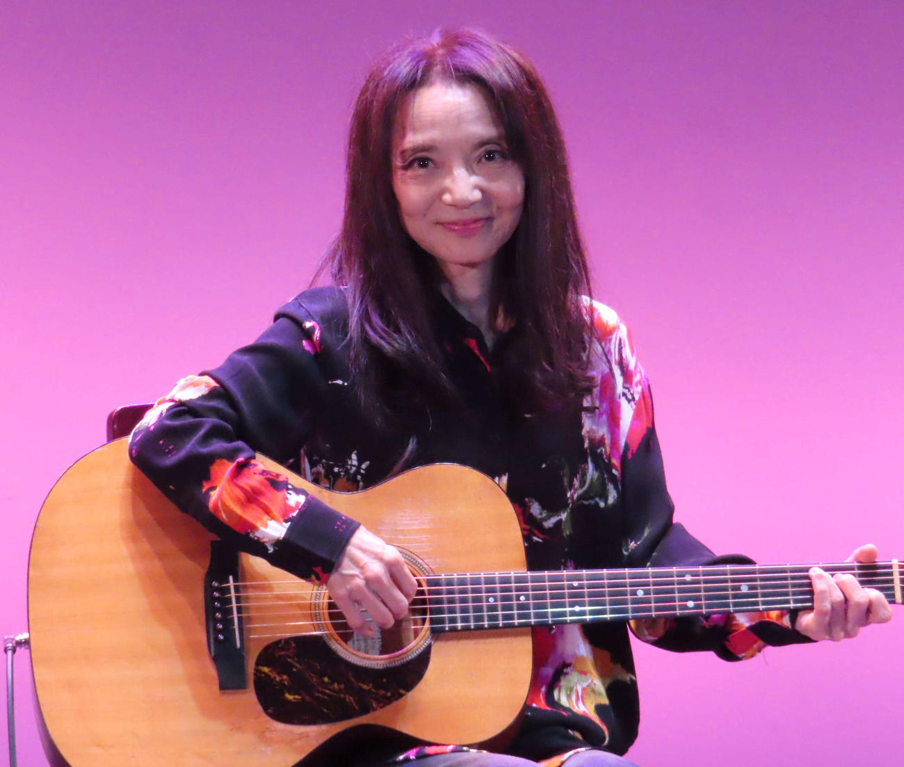 「50周年記念＆バースデーライブ」を開催した山崎ハコ