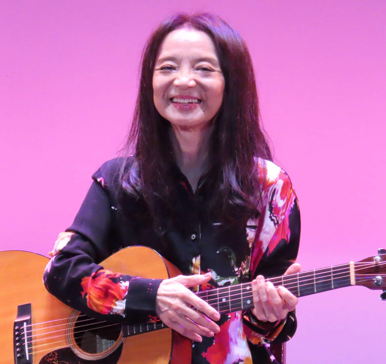 「50周年記念＆バースデーライブ」を開催した山崎ハコ