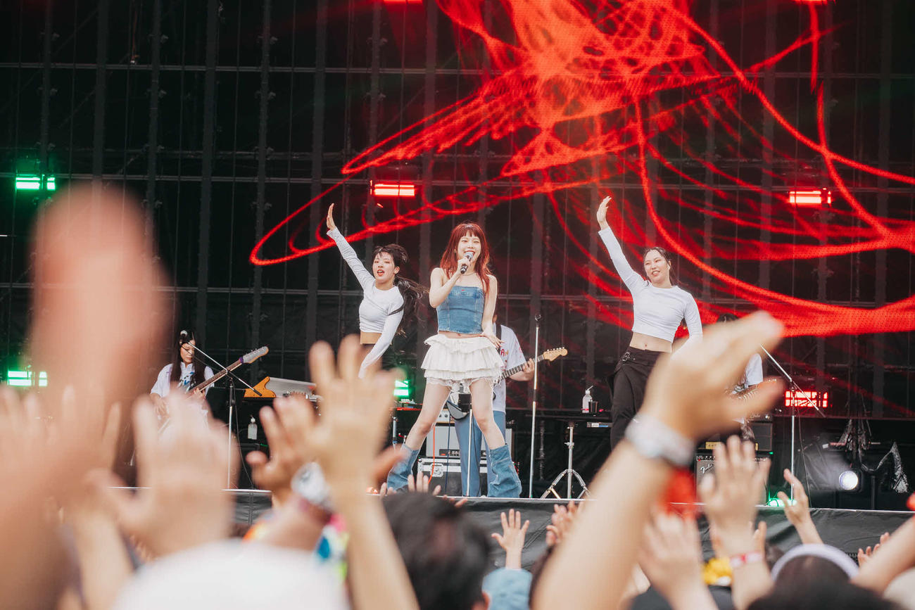 GREENROOM FESTIVAL 20th Anniversaryでパフォーマンスするアイナ・ジ・エンド（C）GREENROOM FESTIVAL 20th Anniversary