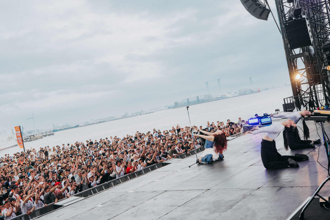 GREENROOM FESTIVAL 20th Anniversaryでパフォーマンスするアイナ・ジ・エンド（C）GREENROOM FESTIVAL 20th Anniversary