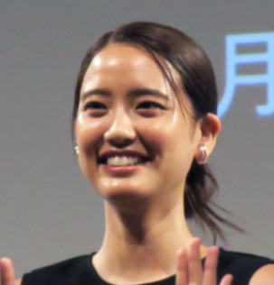 山崎紘菜（2024年6月撮影）