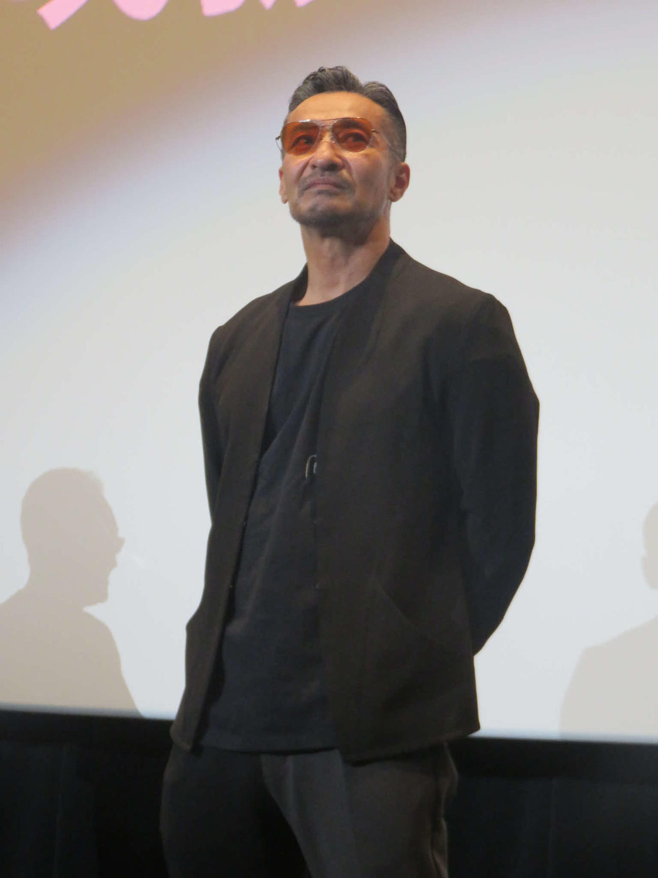 主演映画「田村悠人」の完成披露舞台あいさつに出席した山口祥行