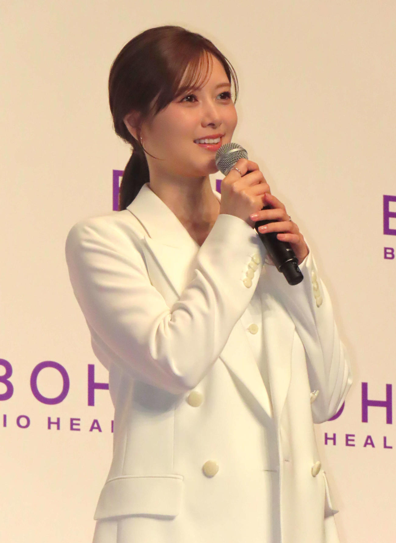 「BIOHEAL BOH　新アンバサダー就任発表会」に登壇した白石麻衣