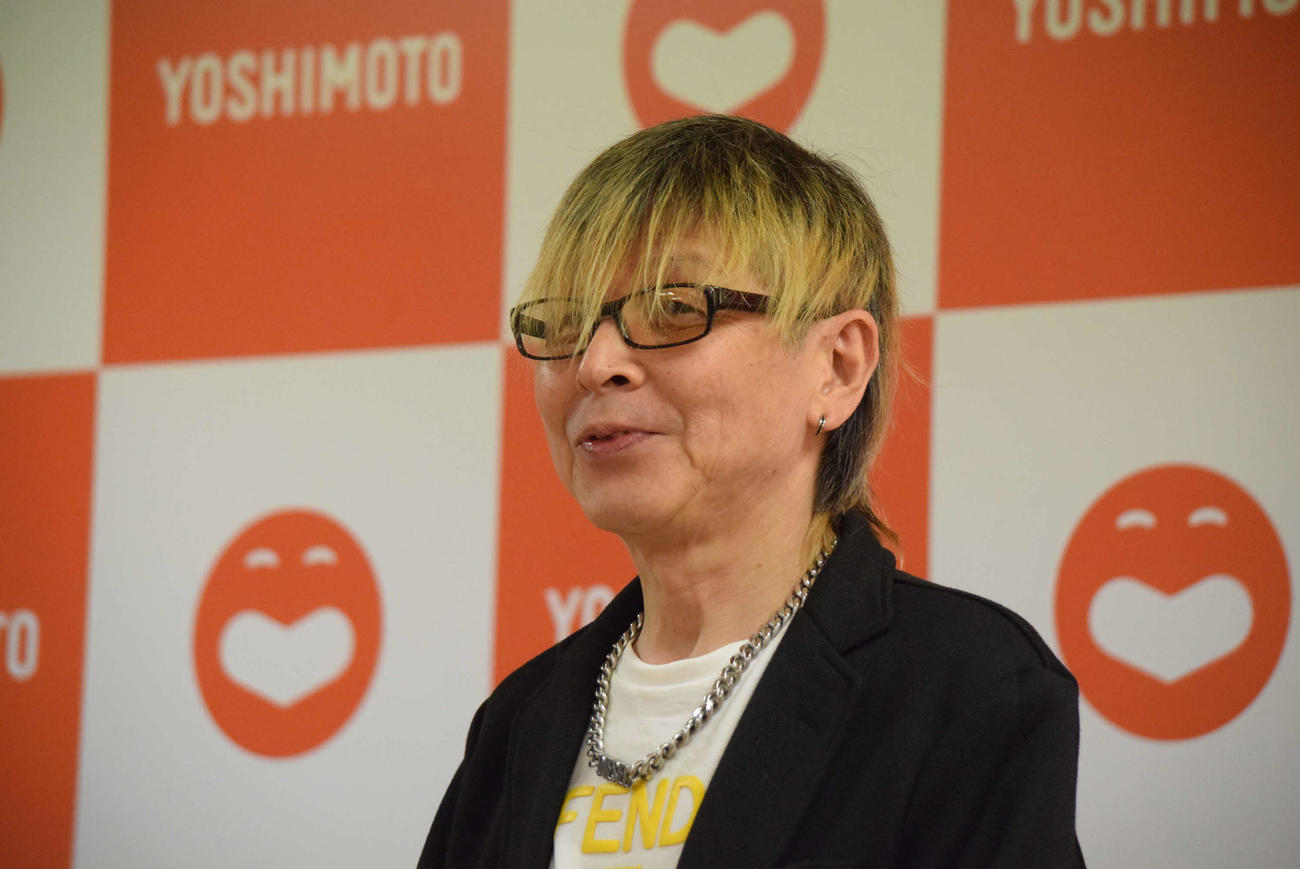アート展を楽しみにする吉田ヒロ（撮影・阪口孝志）