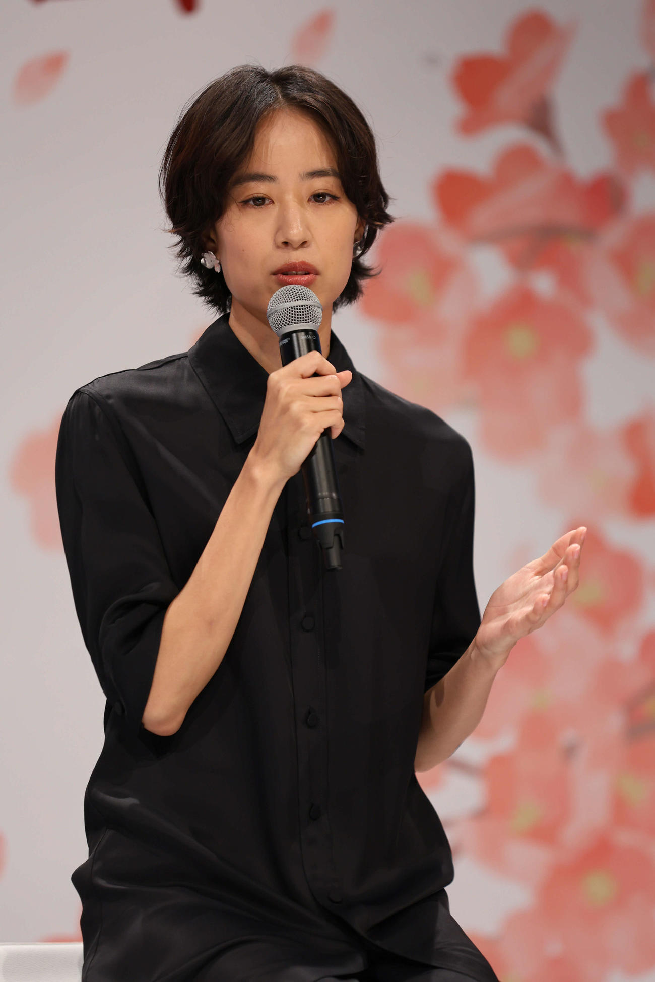 26年度後期の朝ドラ発表会見で主演の石橋静河は宇野千代さんについて語った（撮影・西尾就之）