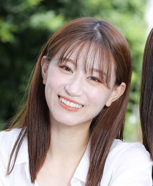 元NMB48上西怜「谷間チラ見せセクシーすぎる」姉恵撮影の多角度