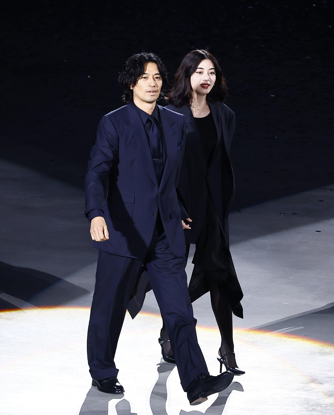 「IGアリーナ」開業式典に登場した斎藤工（左）と池田エライザ（撮影・藤尾明華）