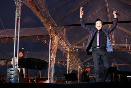 6回目の「葉加瀬太郎音楽祭」雨天も1.6万人動員「情熱大陸」に 6回目の「葉加瀬太郎音楽祭」雨天も1.6万人動員「情熱大陸」に
