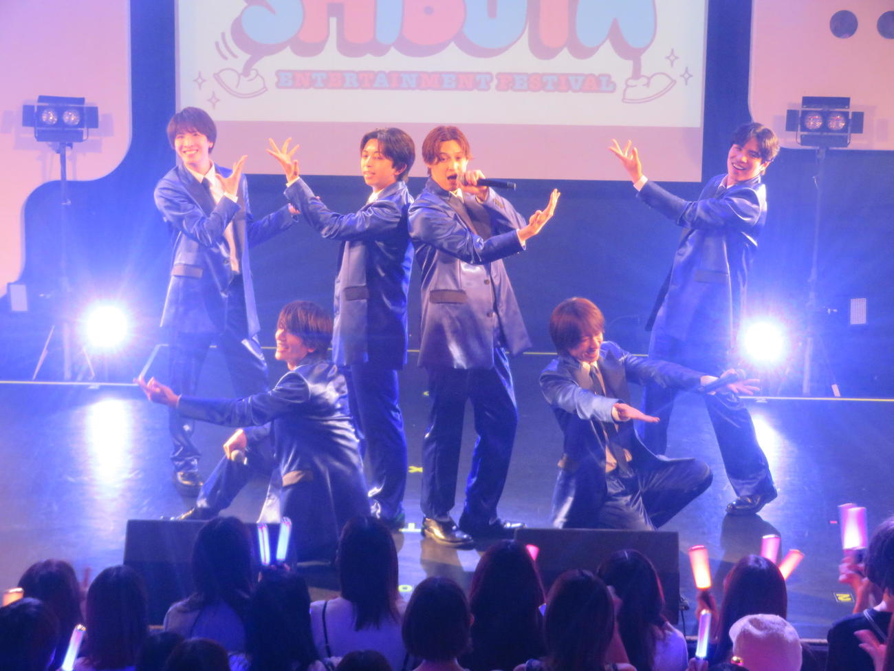 シブヤエンタメ祭「duo昭和歌謡FES」で歌うMATSURI（撮影・川田和博）