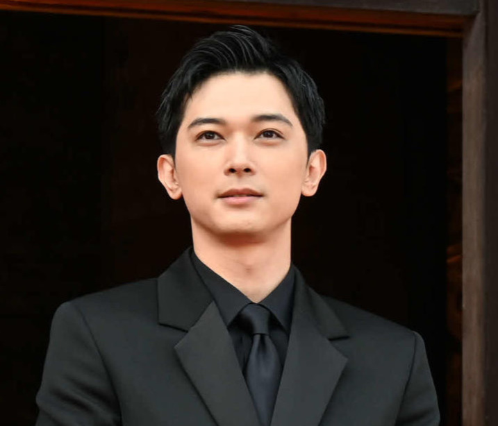 吉沢亮（2025年撮影）