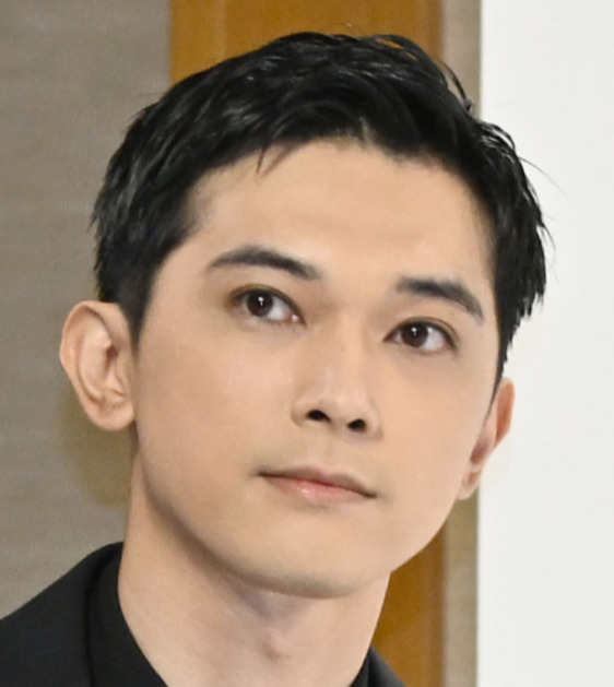 吉沢亮（2025年4月撮影）