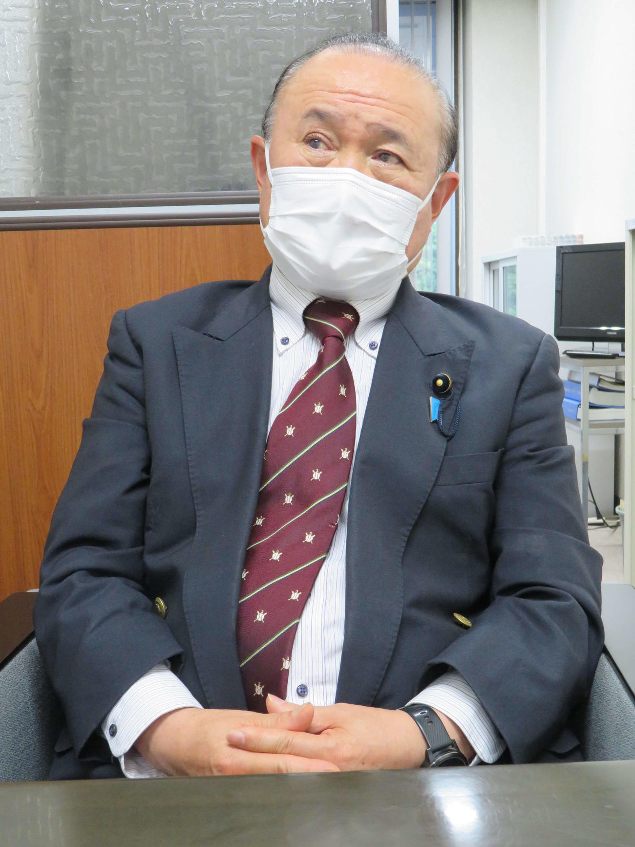 千葉県議会本会議後、取材に応じ、長嶋茂雄さんのことを思い起こし、涙目になるプリティ長嶋（撮影・村上幸将）