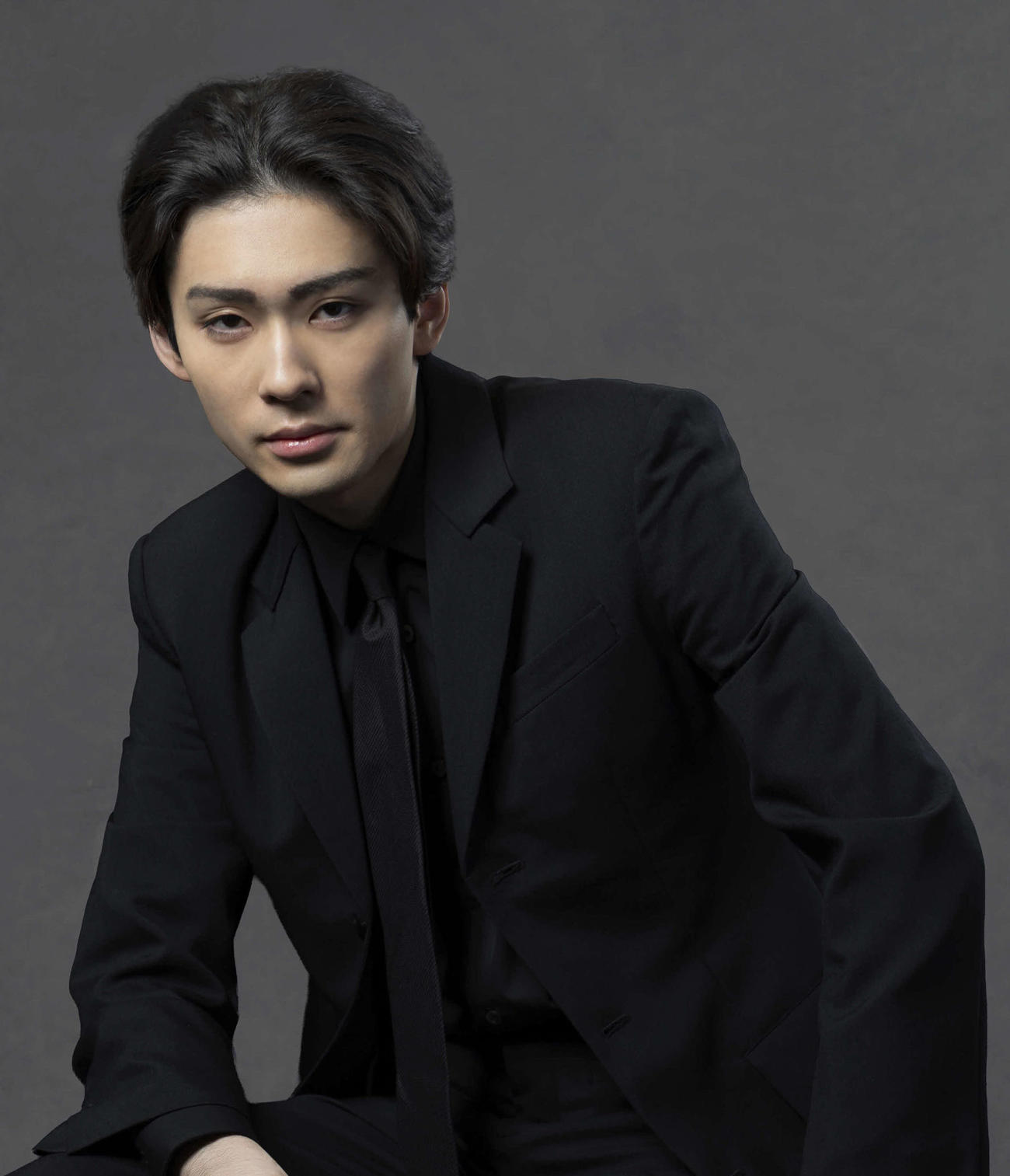 舞台「ハムレット」に主演する市川染五郎