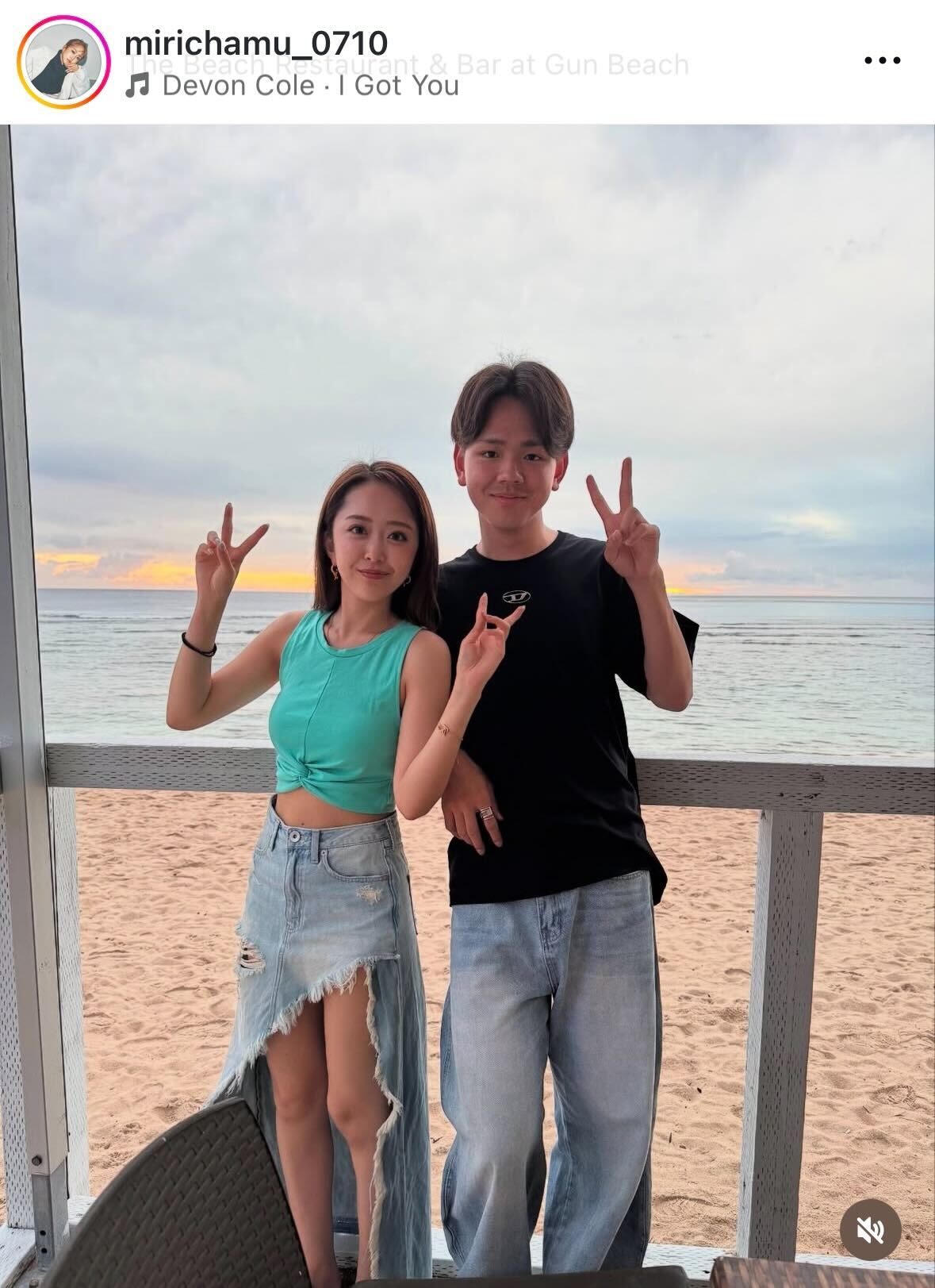 イケメン弟とツーショット（みりちゃむのインスタグラムから)