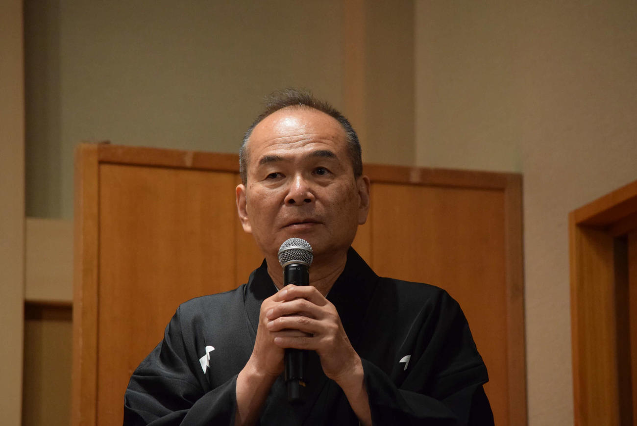 上方落語協会長の笑福亭仁智（撮影・阪口孝志）