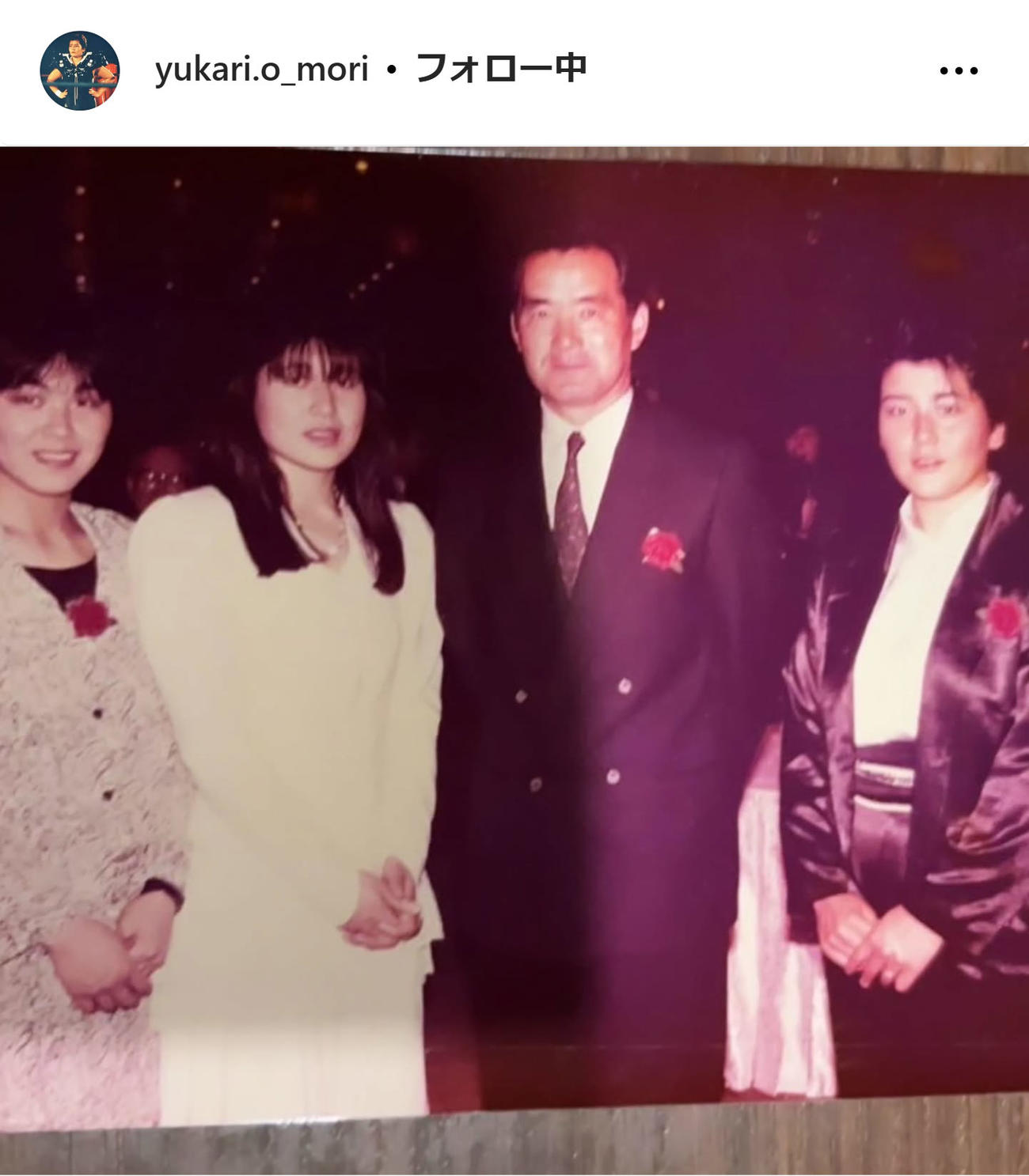 長嶋茂雄さんとJBエンジェルスの記念ショット（インスタグラムから）