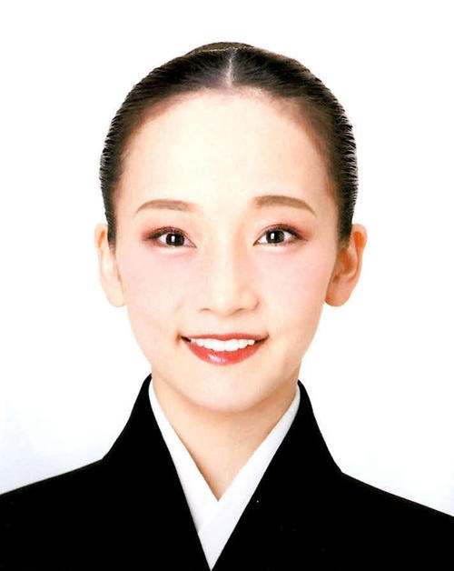 【宝塚】月組娘役彩みちるが退団へ、16年望海風斗を相手にヒロイン - 宝塚 : 日刊スポーツ