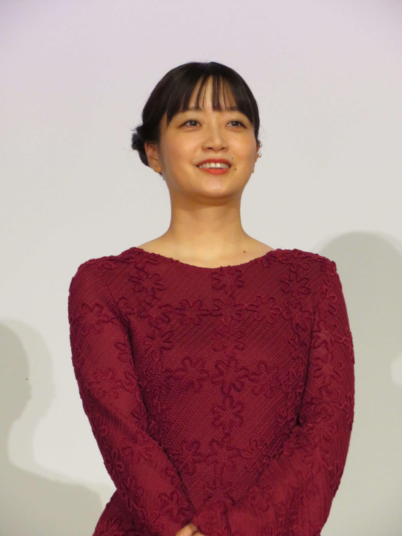 映画「ぶぶ漬けどうどす」公開記念舞台あいさつに登壇した深川麻衣（撮影・村上幸将）