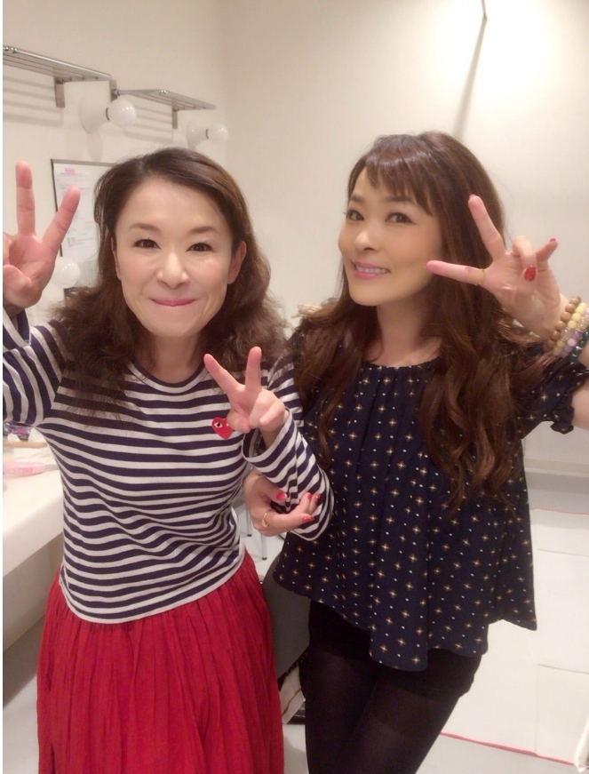 岩本公水が投稿した門倉有希さんとのツーショット（ブログから）