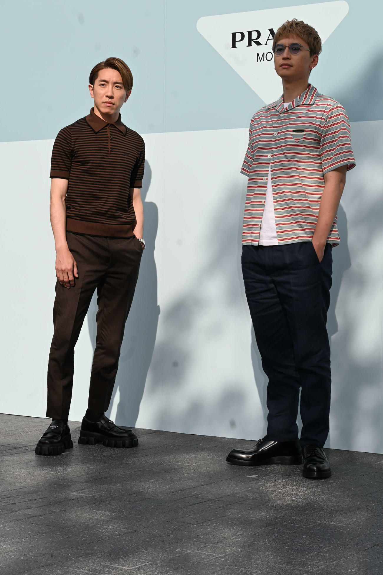 PRADA MODE　大阪」のフォトコールの登場したSUPER EIGHT大倉忠義（右）村上信五（撮影・松浦隆司）