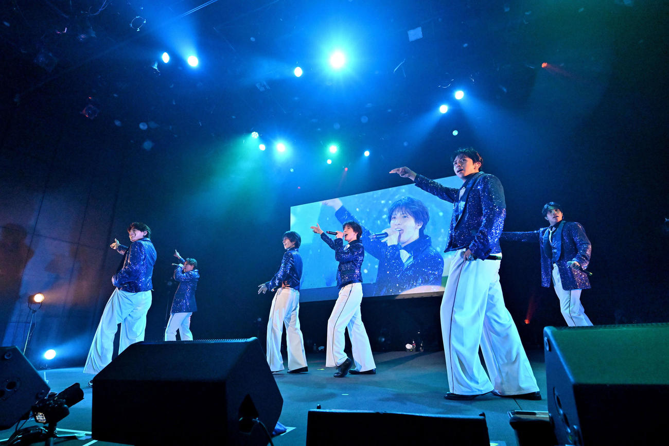 「MATSURI 1st　コンサートツアー　～祭～」を開催したMATSURI。左から鈴木渉、渡辺真、小野寺翼、松岡卓弥、橋爪健二、柳田優樹