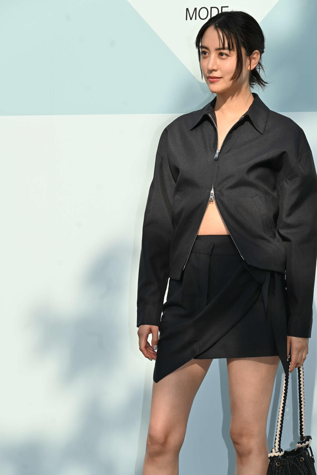 「PRADA MODE　大阪」のフォトコールに登場した山本美月（撮影・松浦隆司）