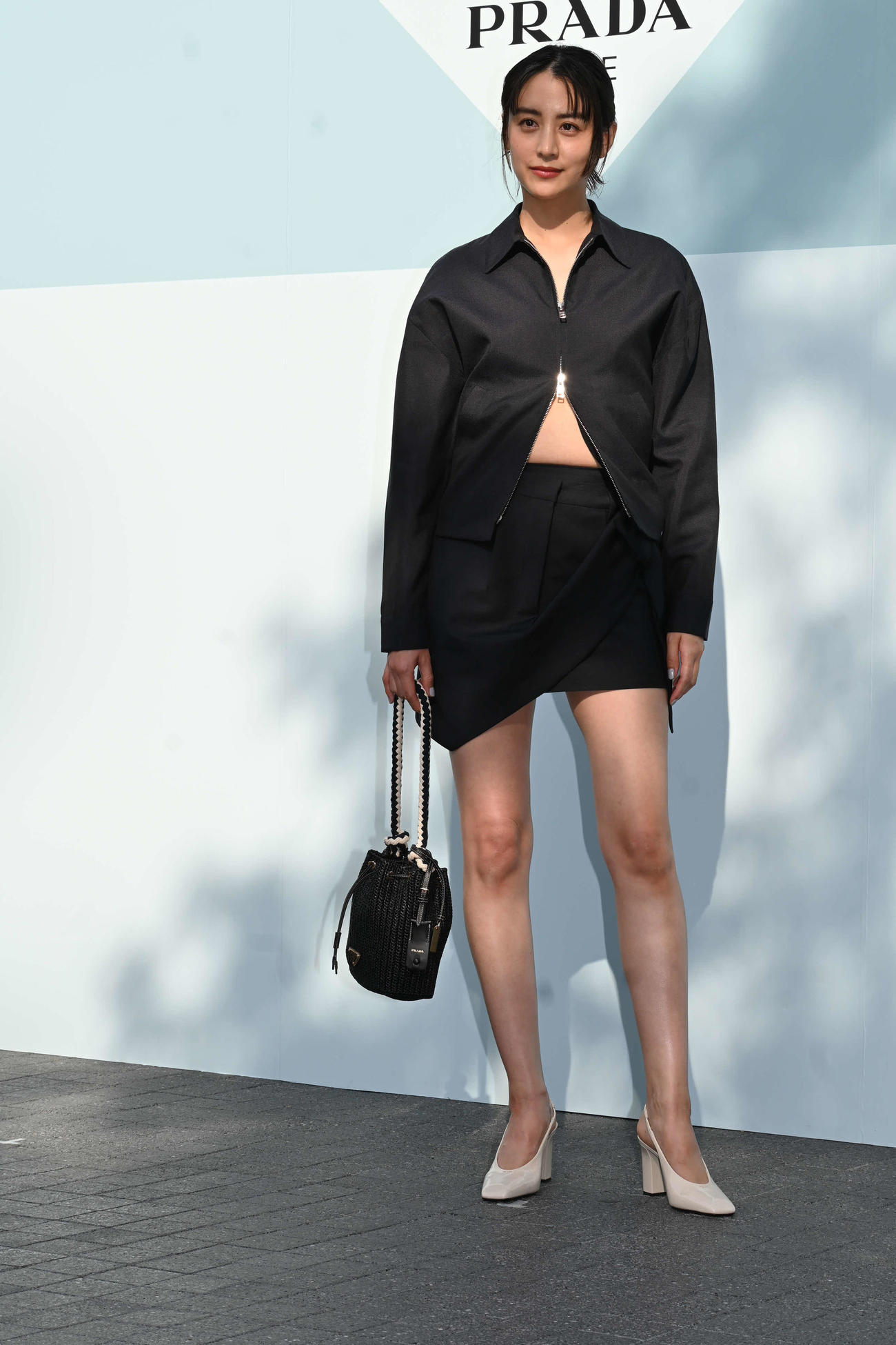 「PRADA MODE　大阪」のフォトコールに登場した山本美月（撮影・松浦隆司）