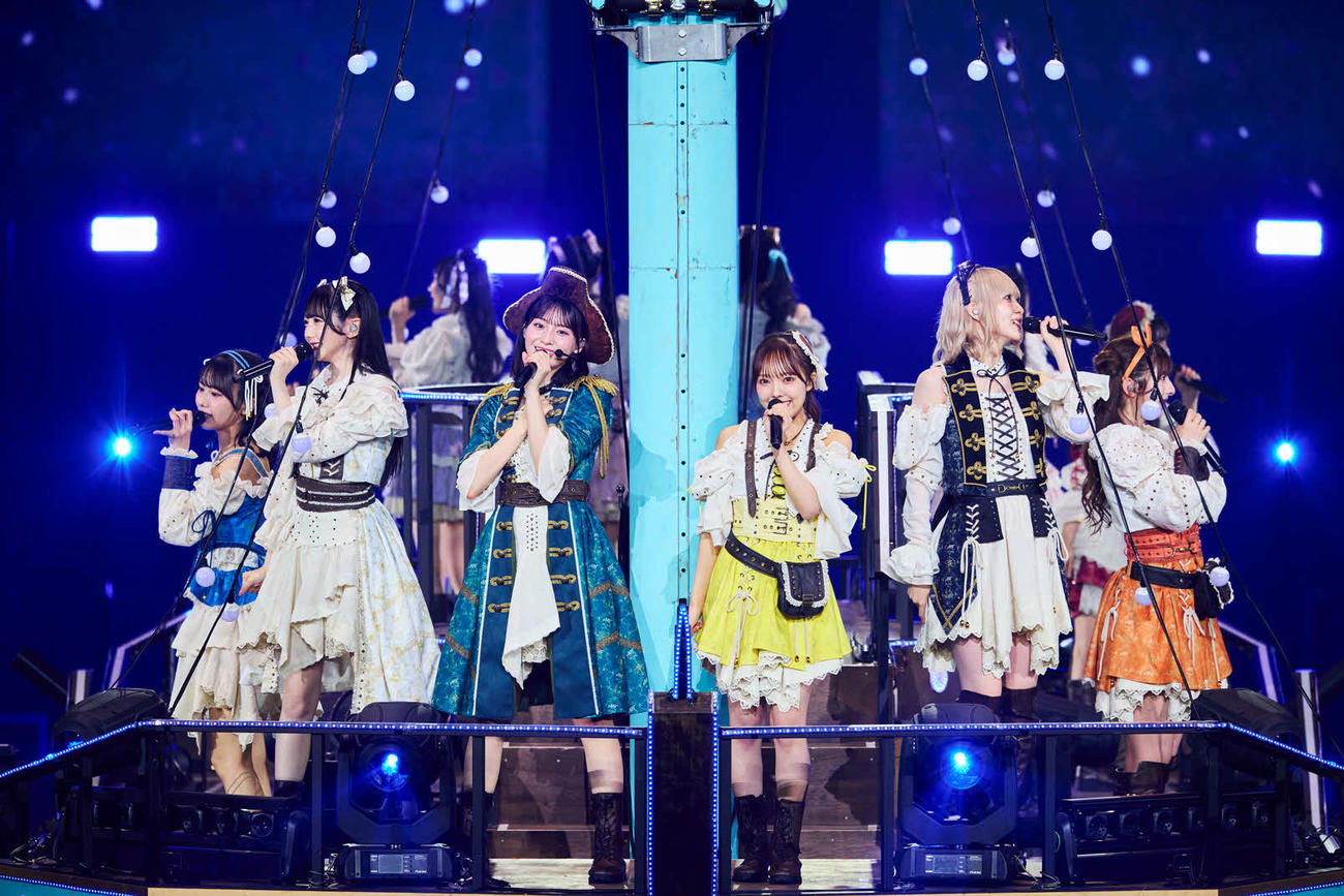 全国ツアー「We want to find　“カフェ樂園”」初日公演でパフォーマンスする≠ME（C）YOANI
