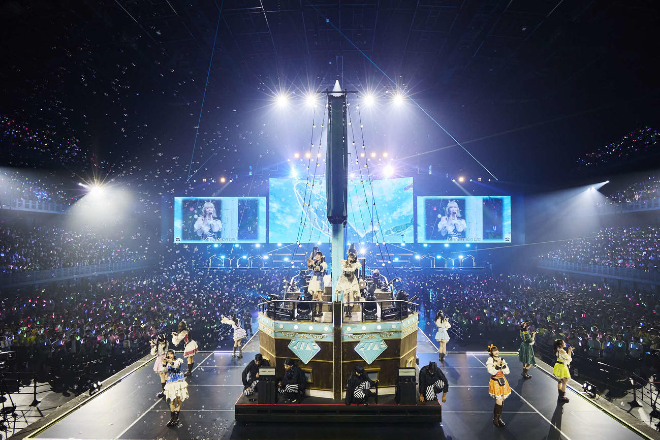 全国ツアー「We want to find　“カフェ樂園”」初日公演でパフォーマンスする≠ME（C）YOANI