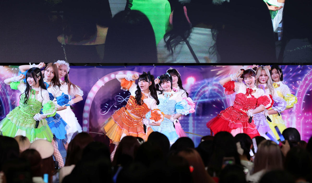 シンデレラフェス2025でパフォーマンスを行ういぎなり東北産（撮影・山本朝陽）