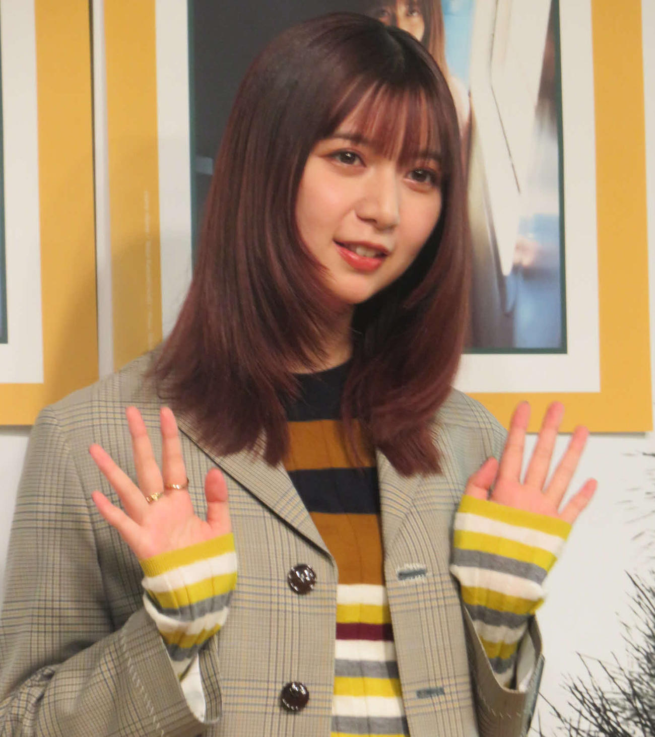 写真集「charm charm」を発売した上白石萌歌