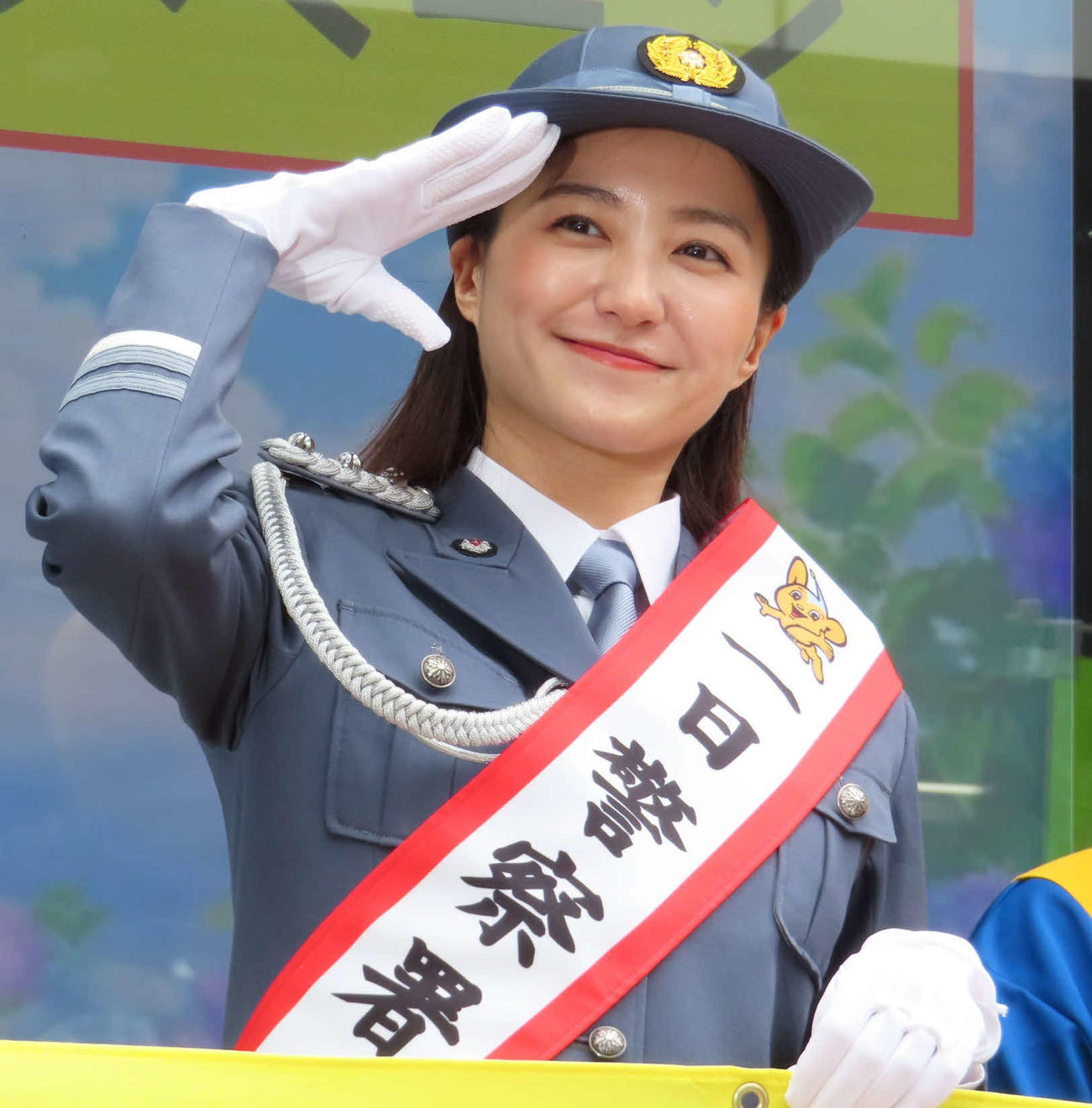 警視庁大崎警察署で一日署長を務めた高田里穂