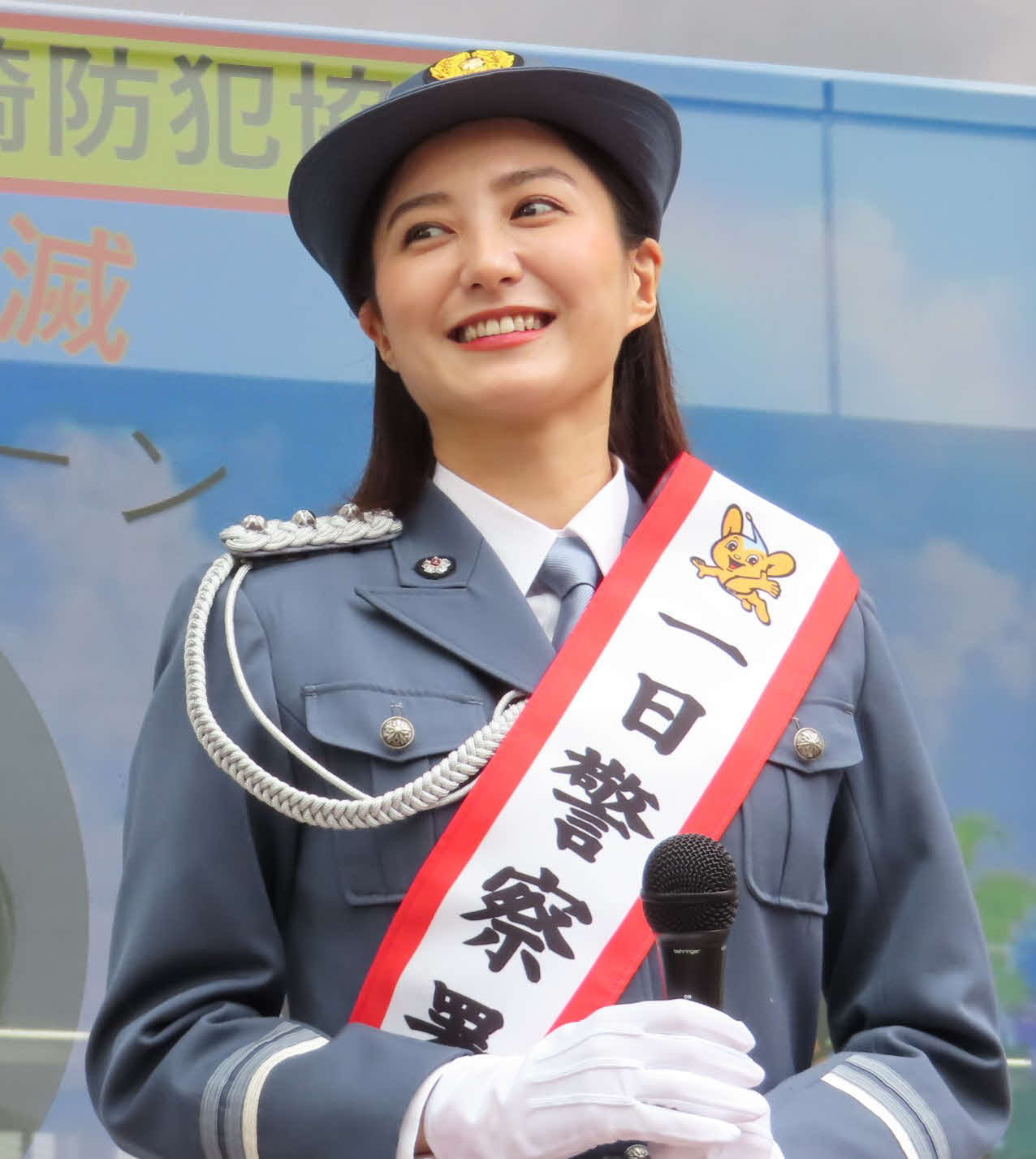警視庁大崎警察署で一日署長を務めた高田里穂