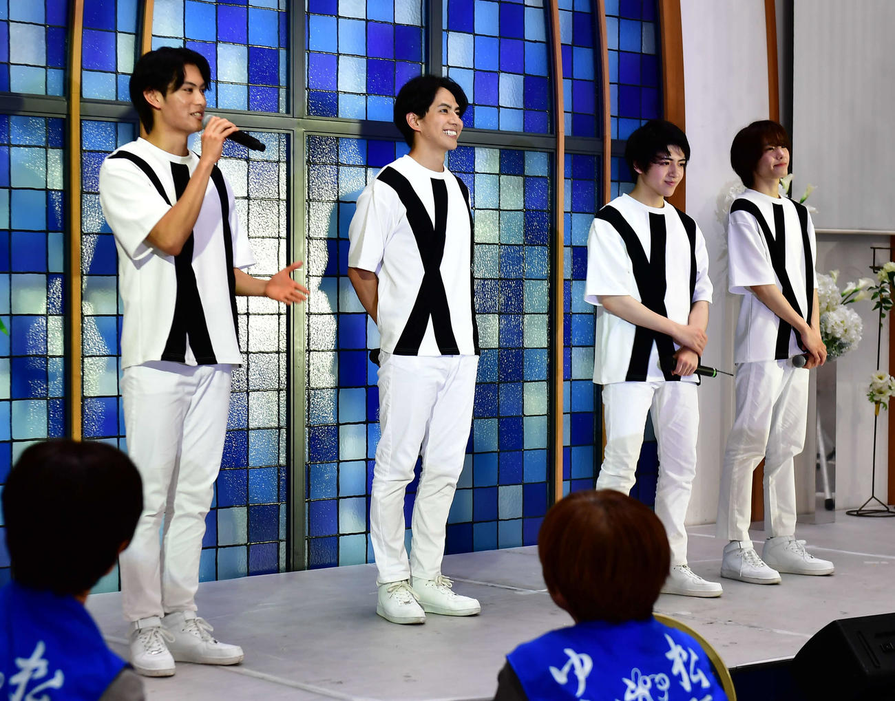 松阪ゆうきの新曲「まにまにのまに／恋花火」発表会で前座を担ったSilkのメンバー（撮影・松尾幸之介）