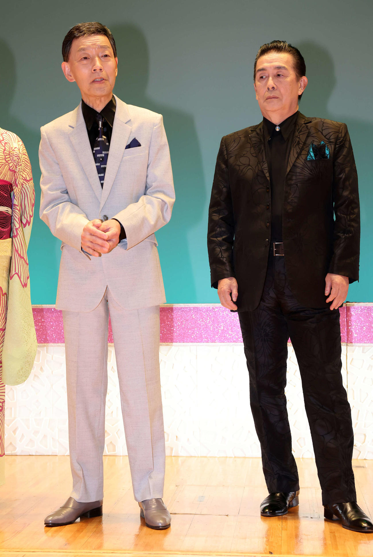 「人仁の会」コンサート前、取材に答える渥美二郎（左）と角川博（撮影・浅見桂子）