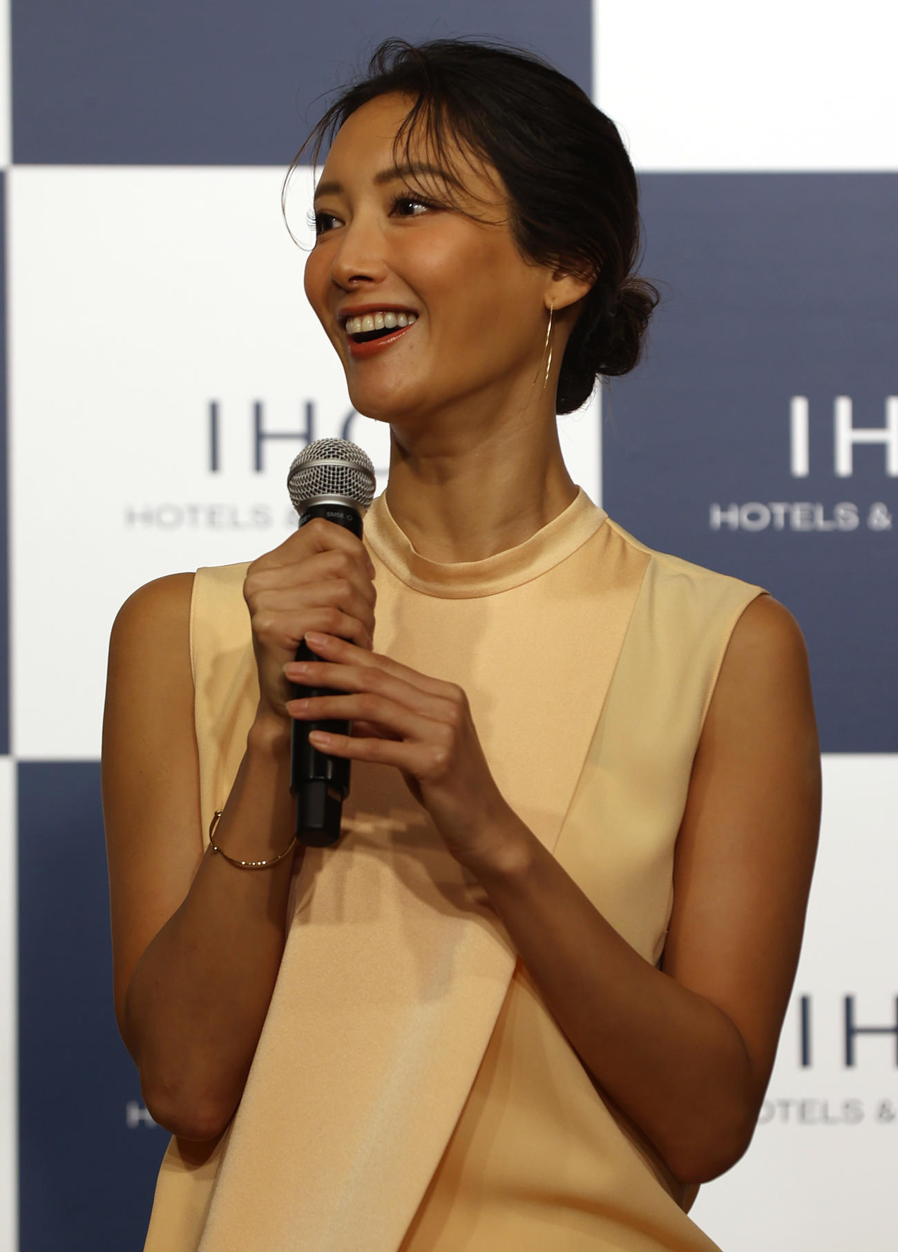 IHGホテル＆リゾーツのコンセプトムービーお披露目イベントに登壇した菜々緒（撮影・水谷安孝）