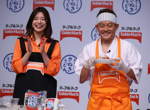 井戸田潤＆蜂谷晏海夫妻 料理は100：0で妻担当「手伝いたいんですけど