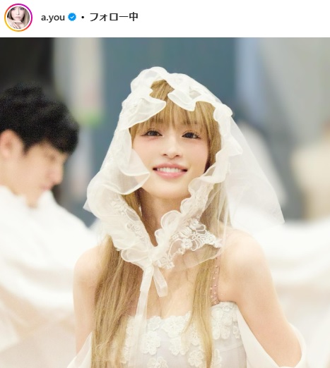 浜崎あゆみ、白いドレスに無垢な笑顔 近影にフォロワー騒然「天使