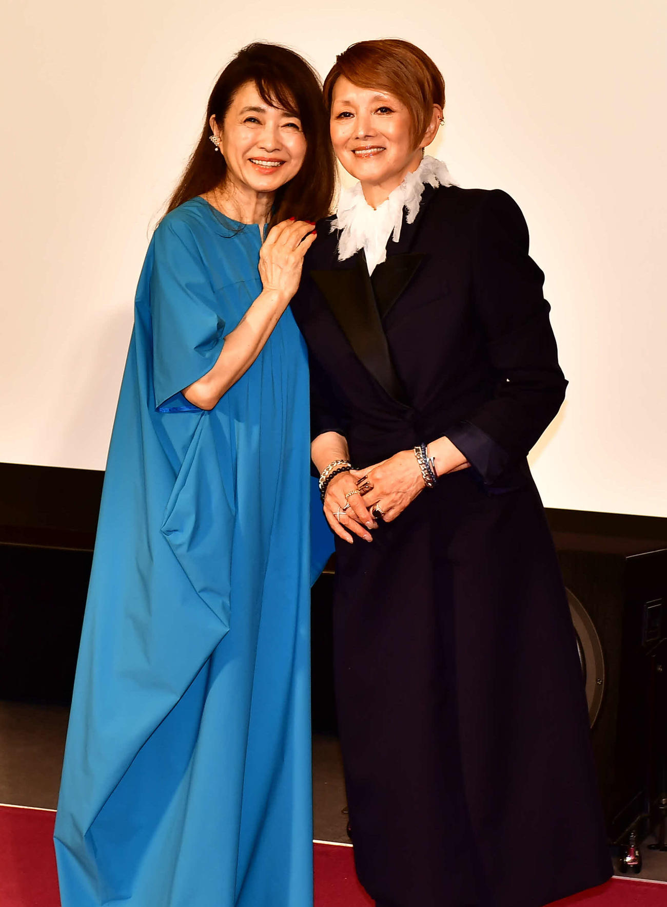 NHKプレミアム連続ドラマ「照子と瑠衣」の会見に出席した風吹ジュン（左）と夏木マリ（撮影・松尾幸之介）