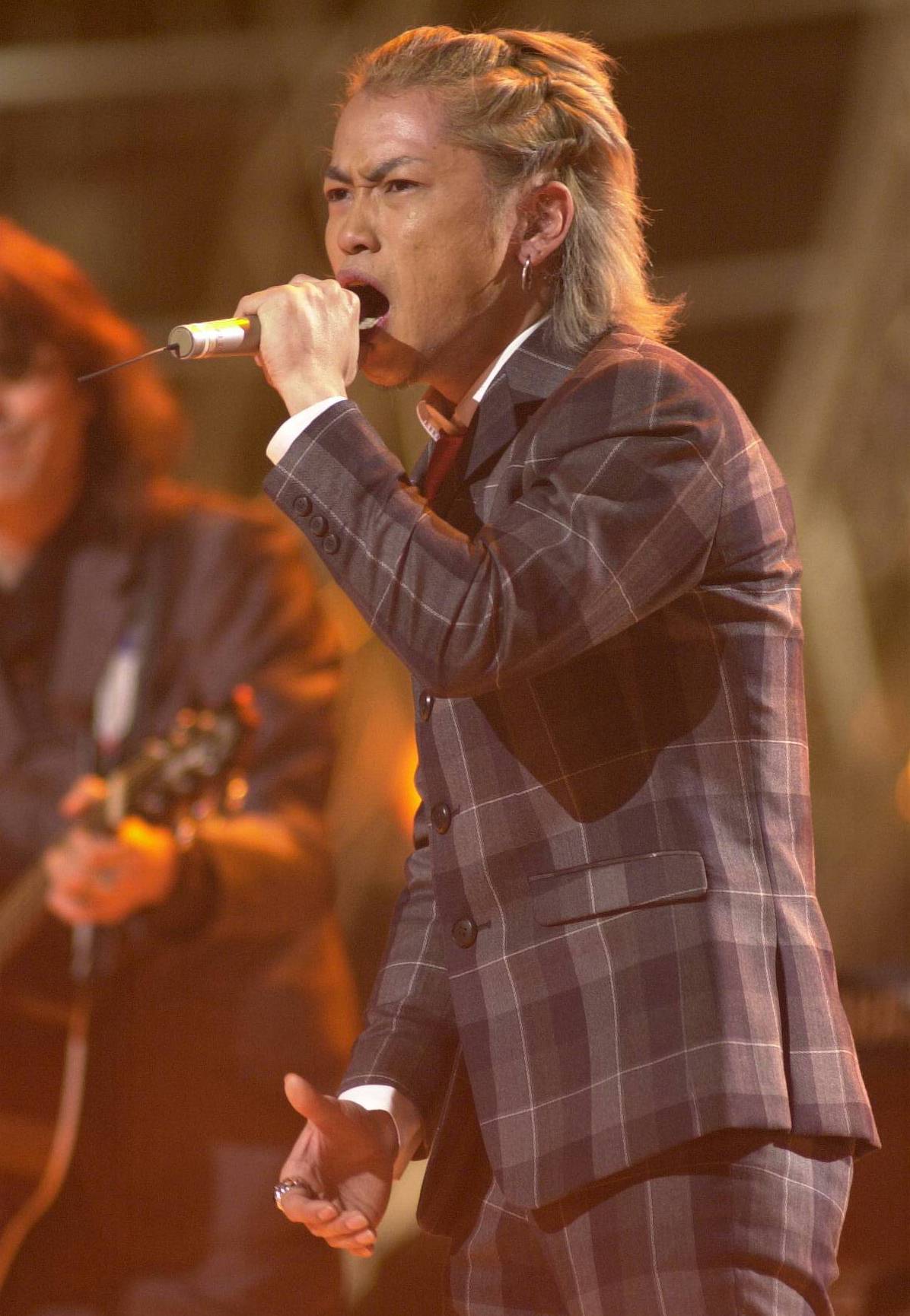 人気絶頂で解散した元19の岡平健治、吉本興業との専属エージェント契約