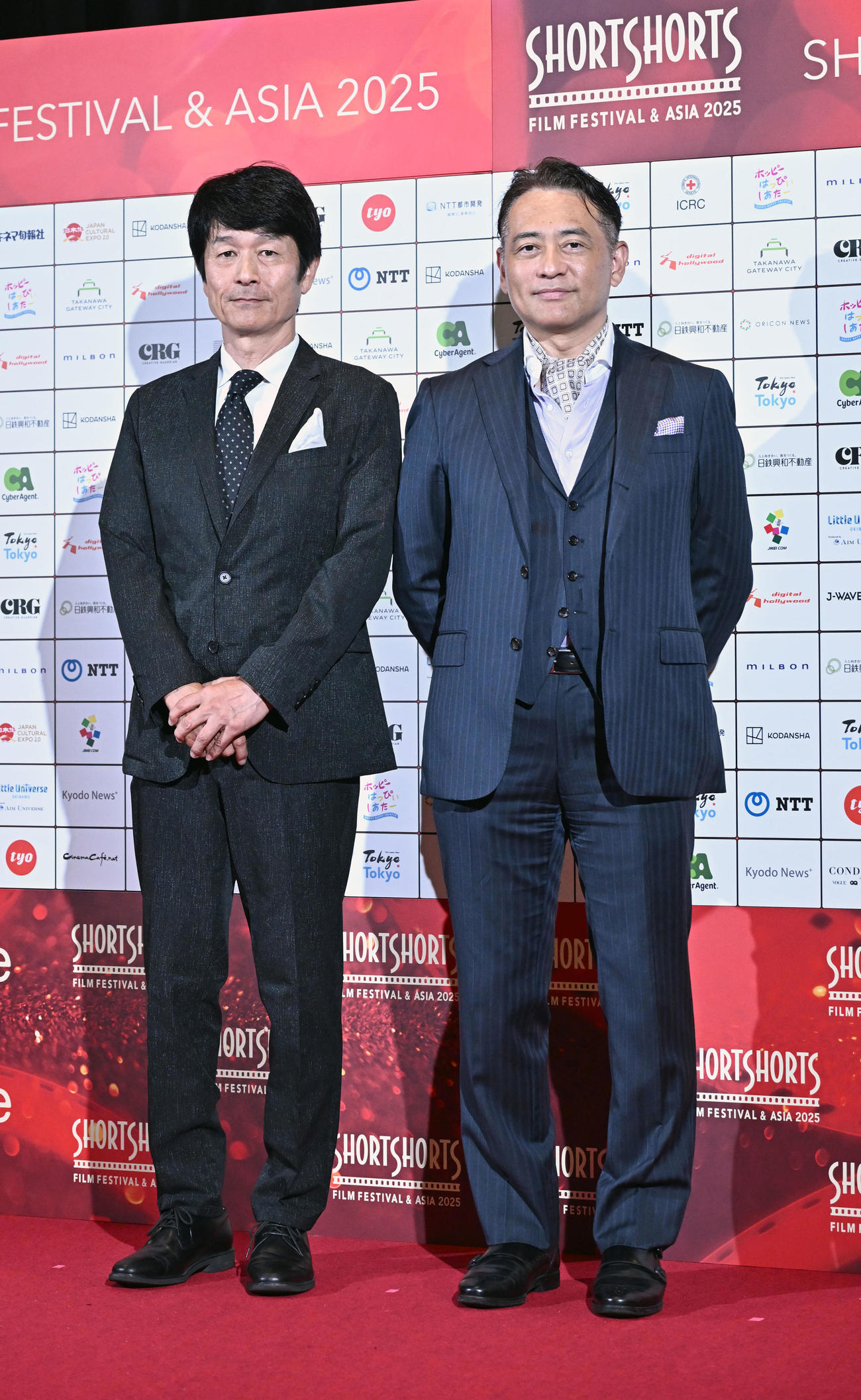 「ショートショートフィルムフェスティバル＆アジア」のレッドカーペットイベントに登場した福田靖（左）と四宮隆史（撮影・千葉一成）