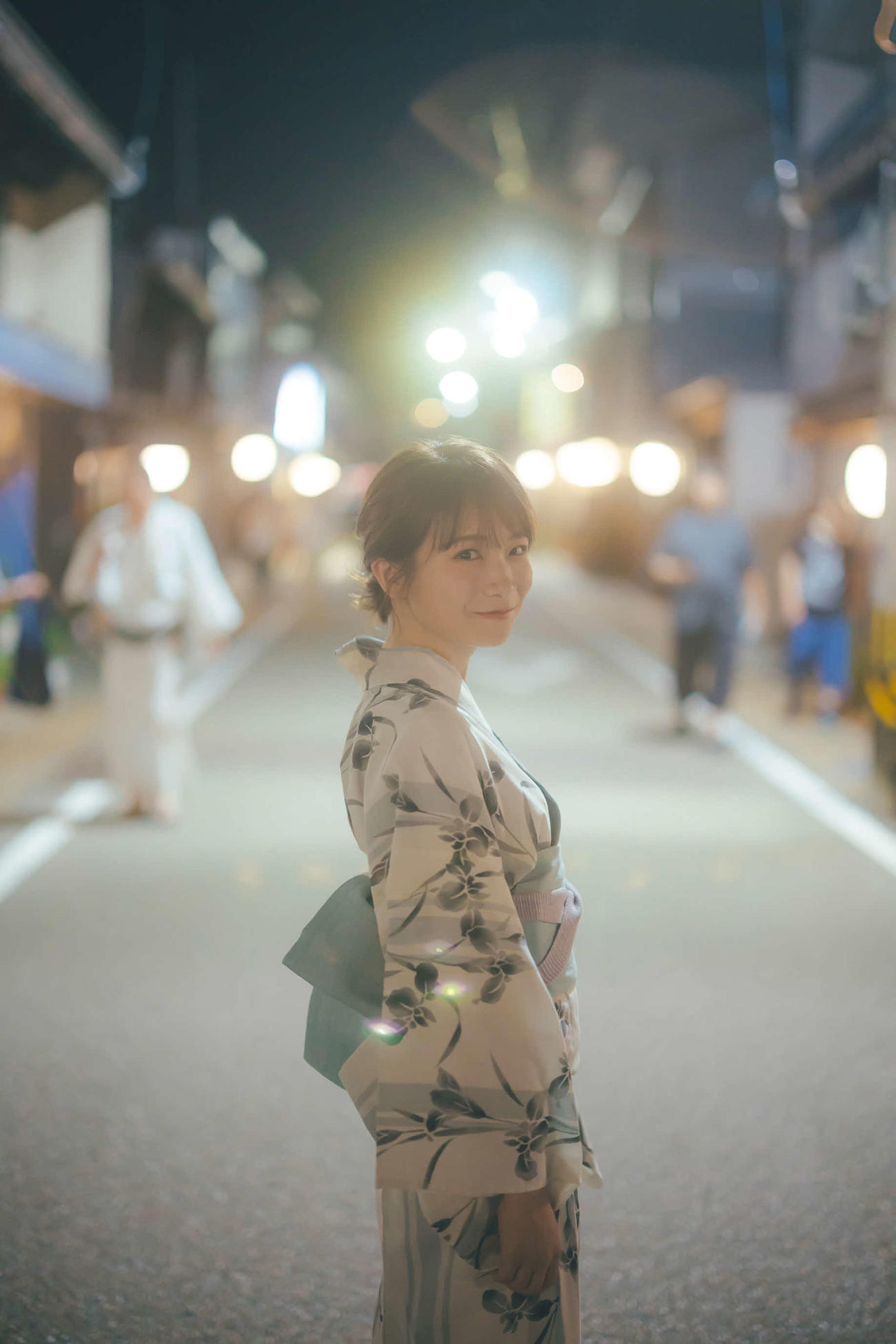 秋元真夏フォトブック「淡淡（あわあわ）」撮影／東京祐