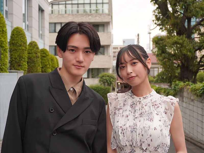 「劇団4ドル50セント」3期生の菅原理久十（左）と大槻理子