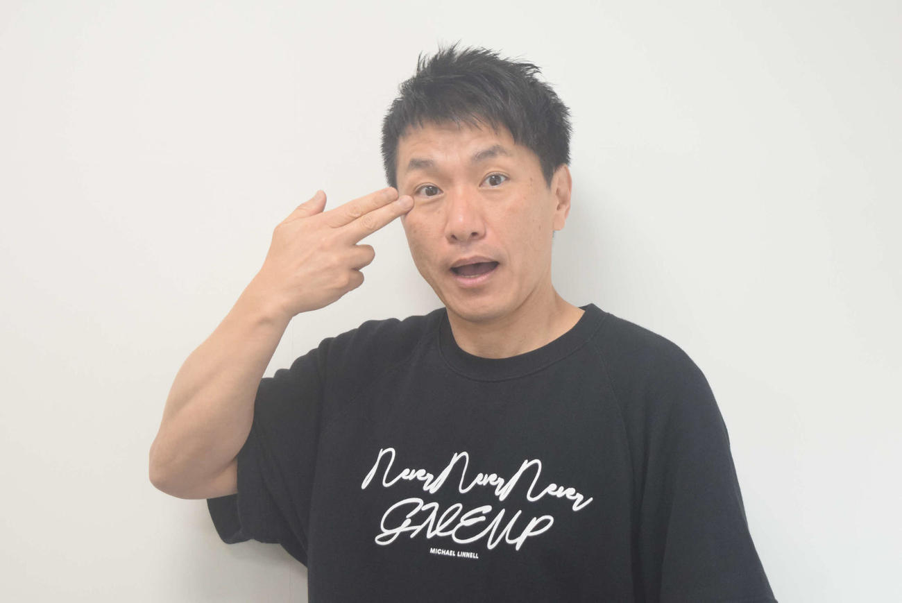 淡路島ポーズはオレが先？　ますだおかだ増田（撮影・阪口孝志）